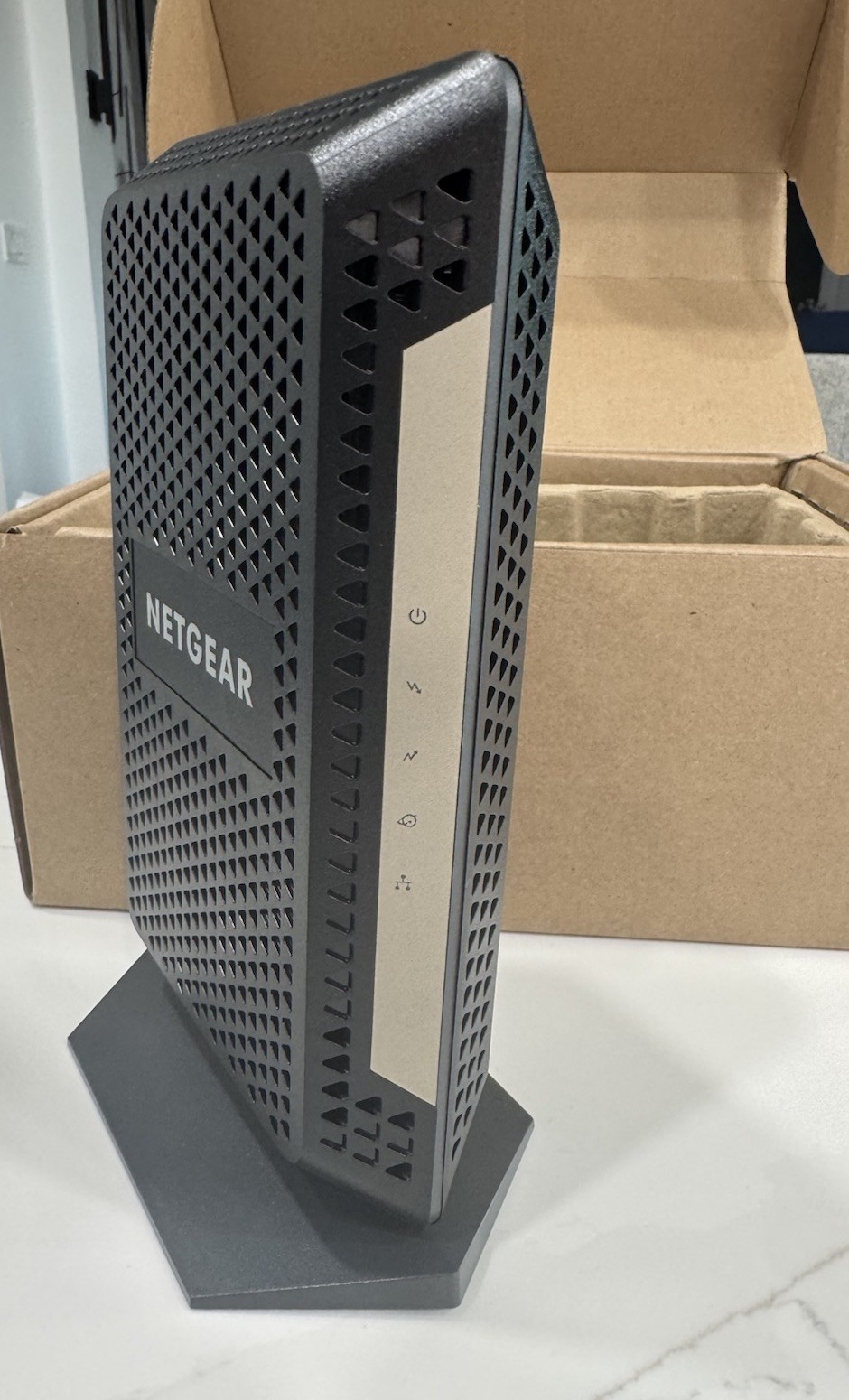 *Read* Netgear Nighthawk CM1000V2 Ultra-High Speed Modem DOCSIS 3.1 refurbished
