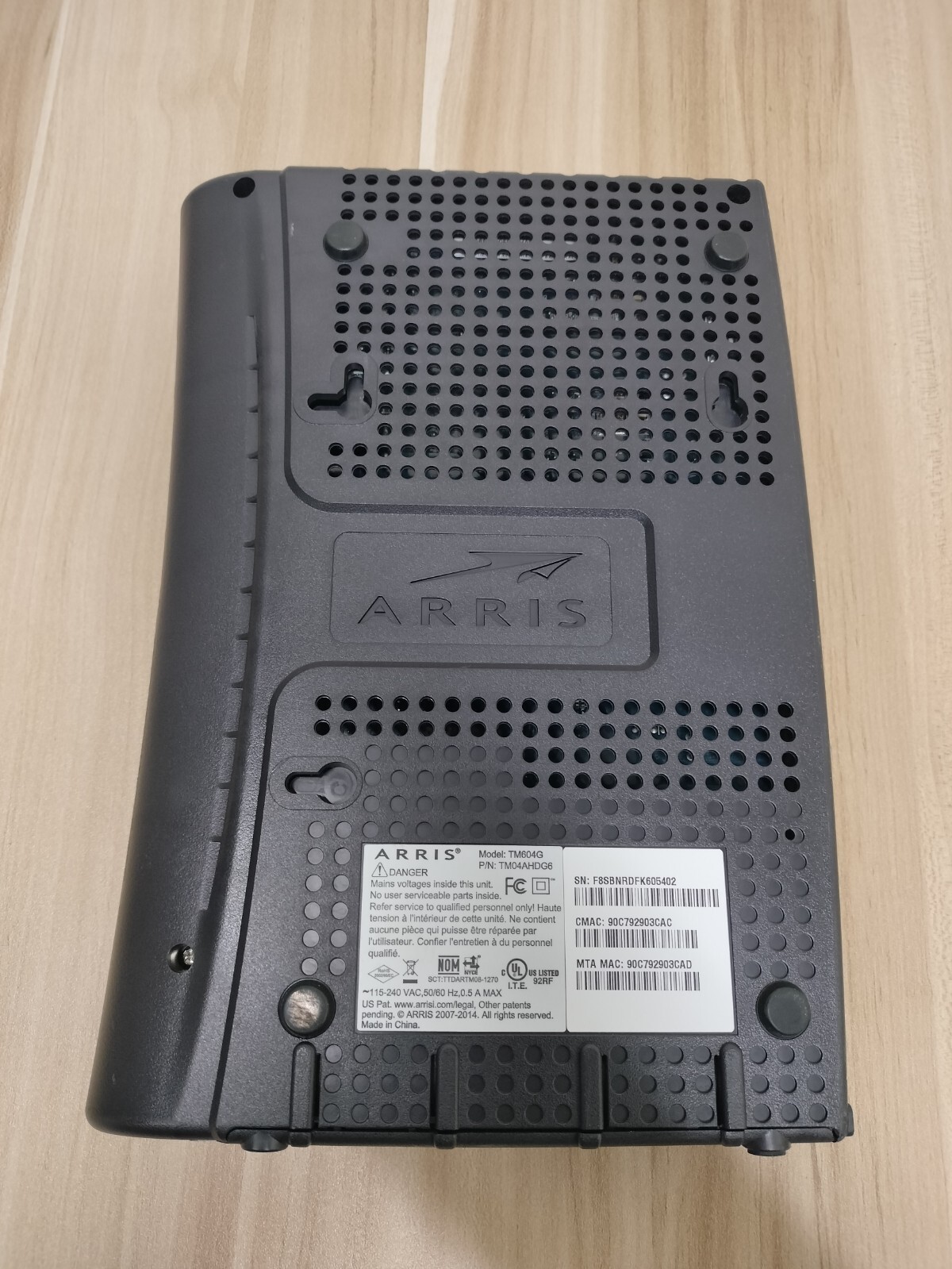 Arris TM604G Touchstone Telephony Cable Modem (TM04AHDG6) w/ Power Cord