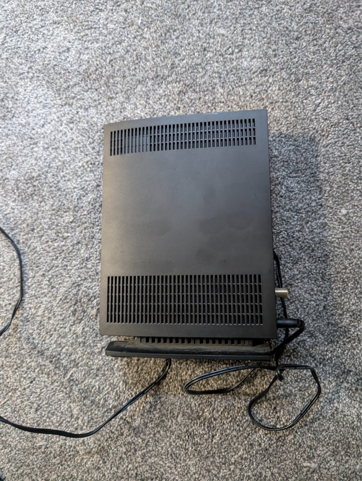 Windstream T3200 Wireless Router – Gray with cables for DSL or phone jack