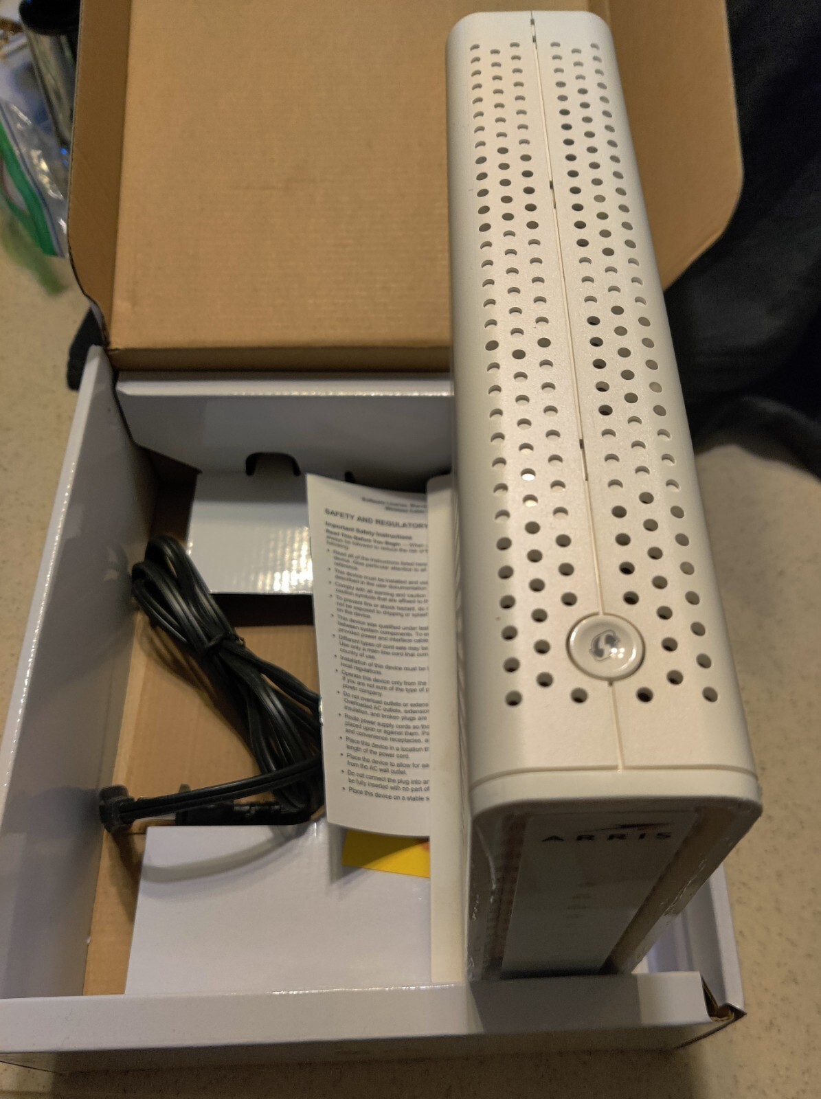 ARRIS SUFFBOARD SBG6900 -AC Docsis 3.0 Cable Mode. & Wi-Fi Router