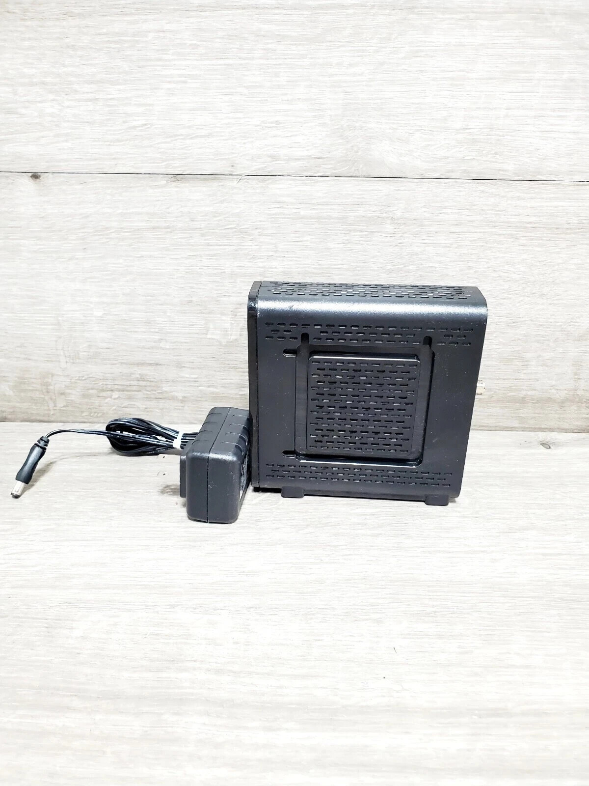 ARRIS SURFboard Model SB6121 DOCSIS Cable Modem +12VDC TESTED