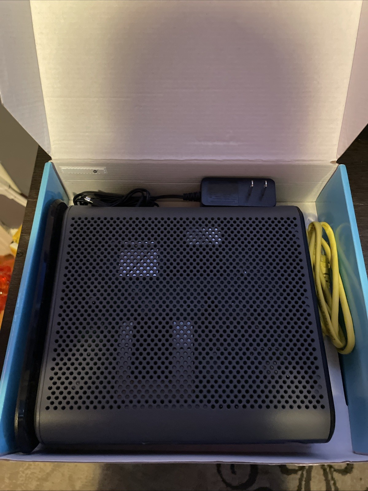 Motorola MG7540-10 16×4 Cable Modem – Black