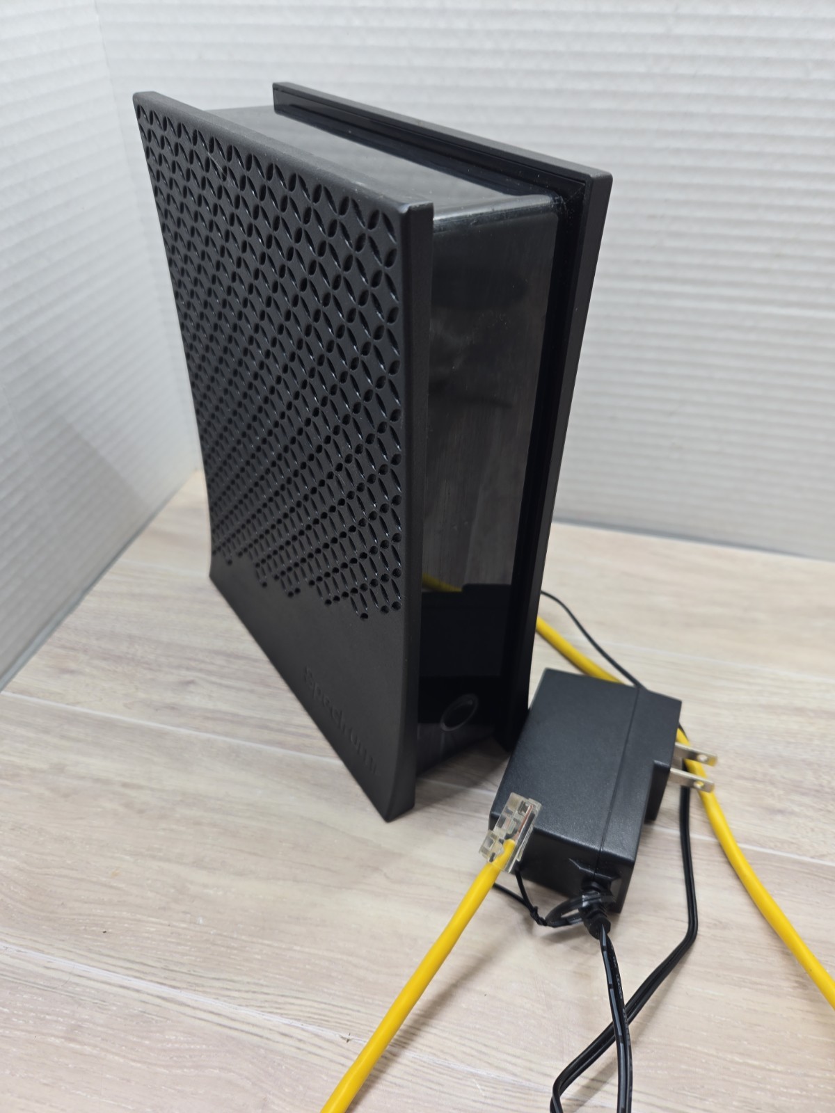 Spectrum Router – E31U2V1 – DOCSIS 3.1 eMTA- Good Condition