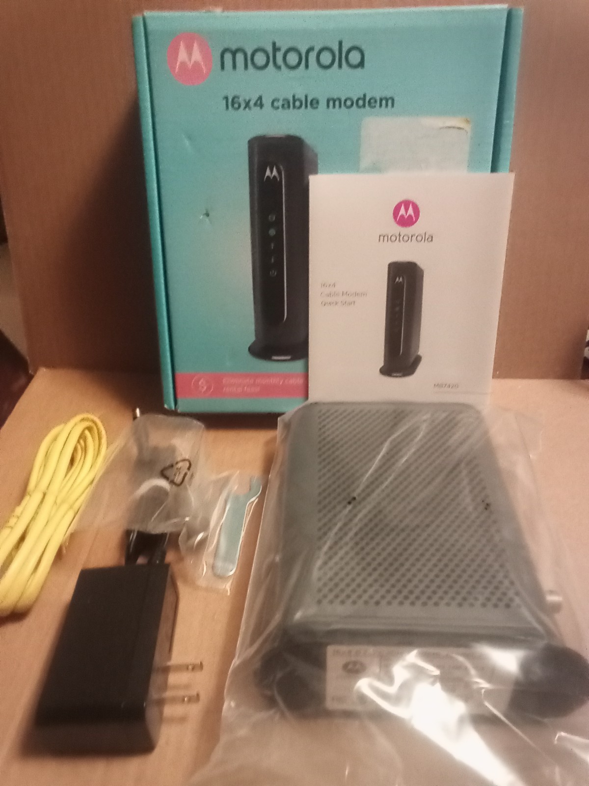 Motorola MB7420 16×4 Cable Modem 686 Mbps DOCSIS 3.0 New In Box Black