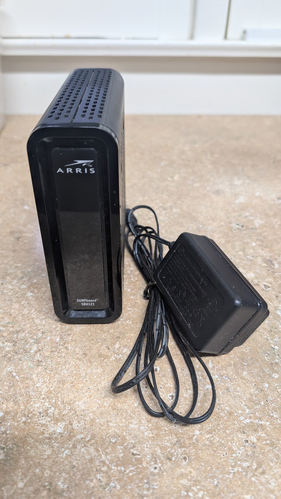 Arris Surfboard CABLE Modem Model SB6121 Used in Great working condition