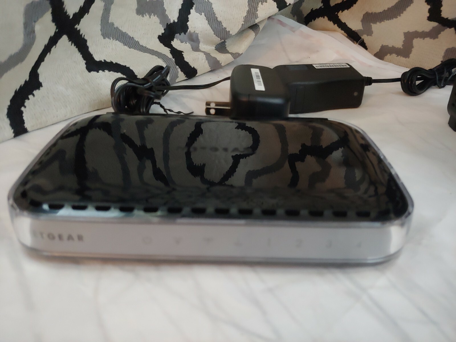 Motorola SURFboard SB6121 (575319-019-00) 172 Mbps Cable Modem
