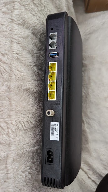 Arris TG1672G Telephony Gateway WIFI Dual Band 2.4GHz 5.0GHz 4 Port Modem (g8)