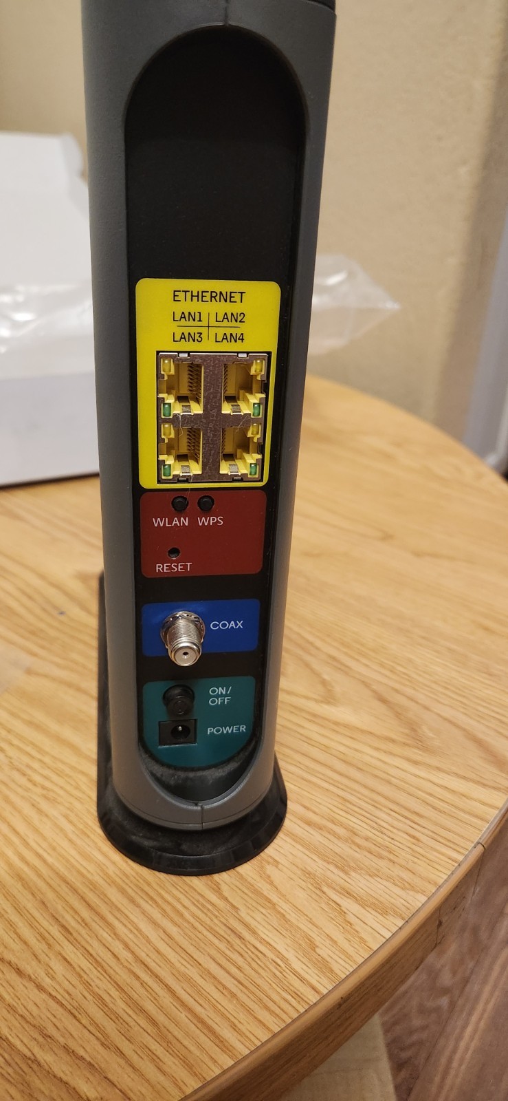 Motorola MG7540-10 16×4 Cable Modem – Black