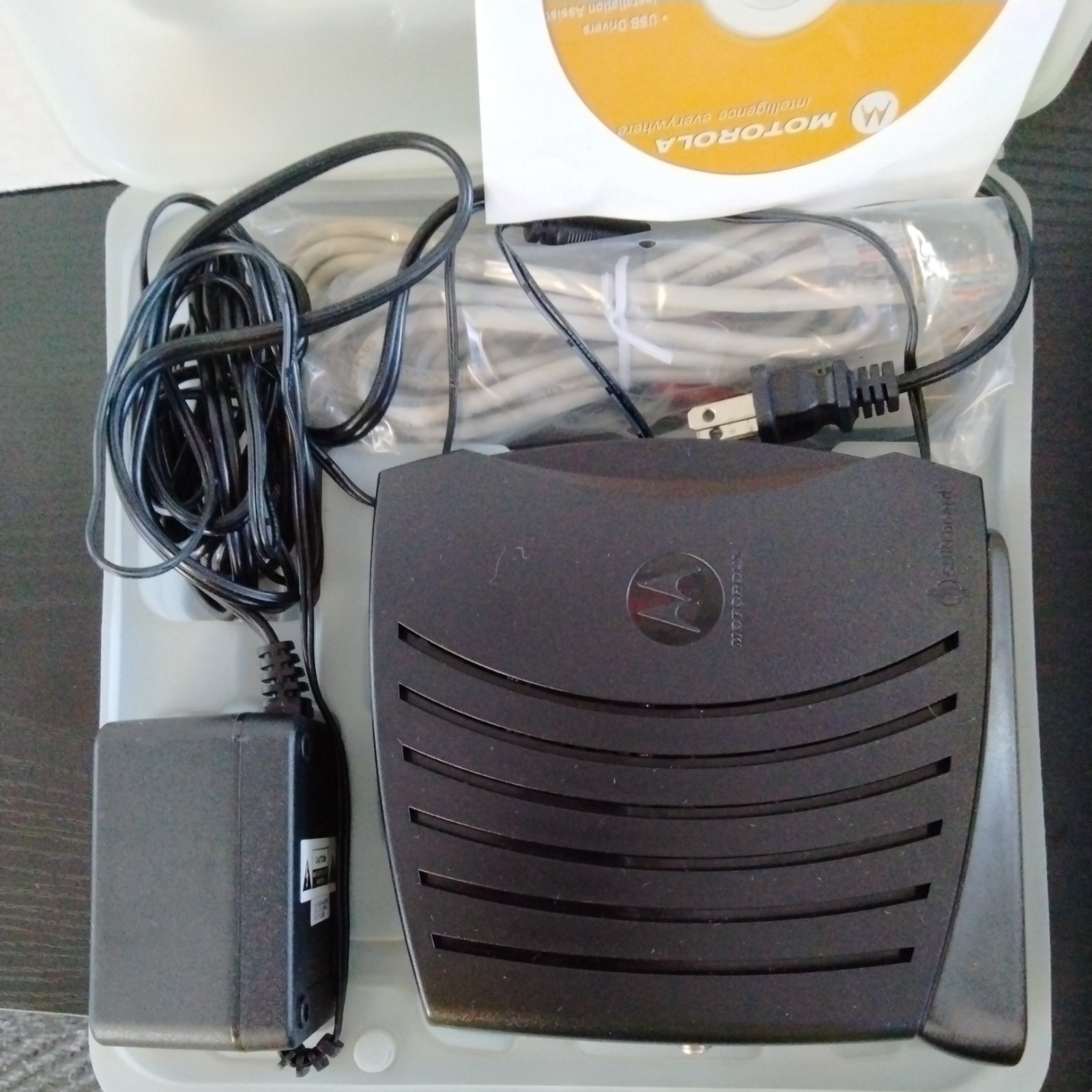 MOTOROLA Surfboard CABLE MODEM Model SB5100