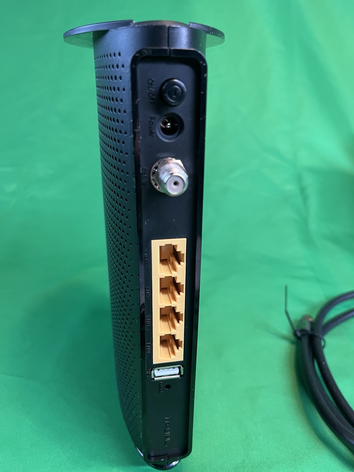 TP-Link TC-W7960 300Mbps Wireless N DOCSIS 3.0 High Speed Cable Modem Router