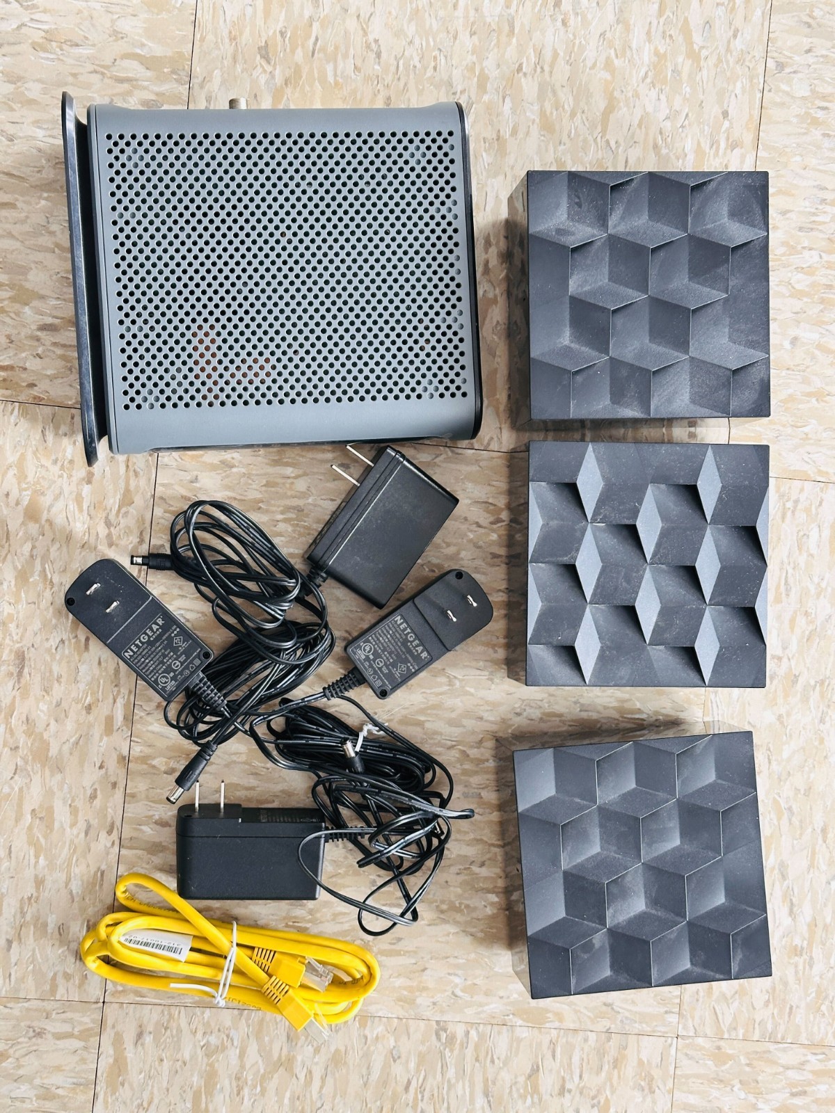 Motorola MB8600 and Nighthawk AX3000 Mesh Wifi SYSTEM