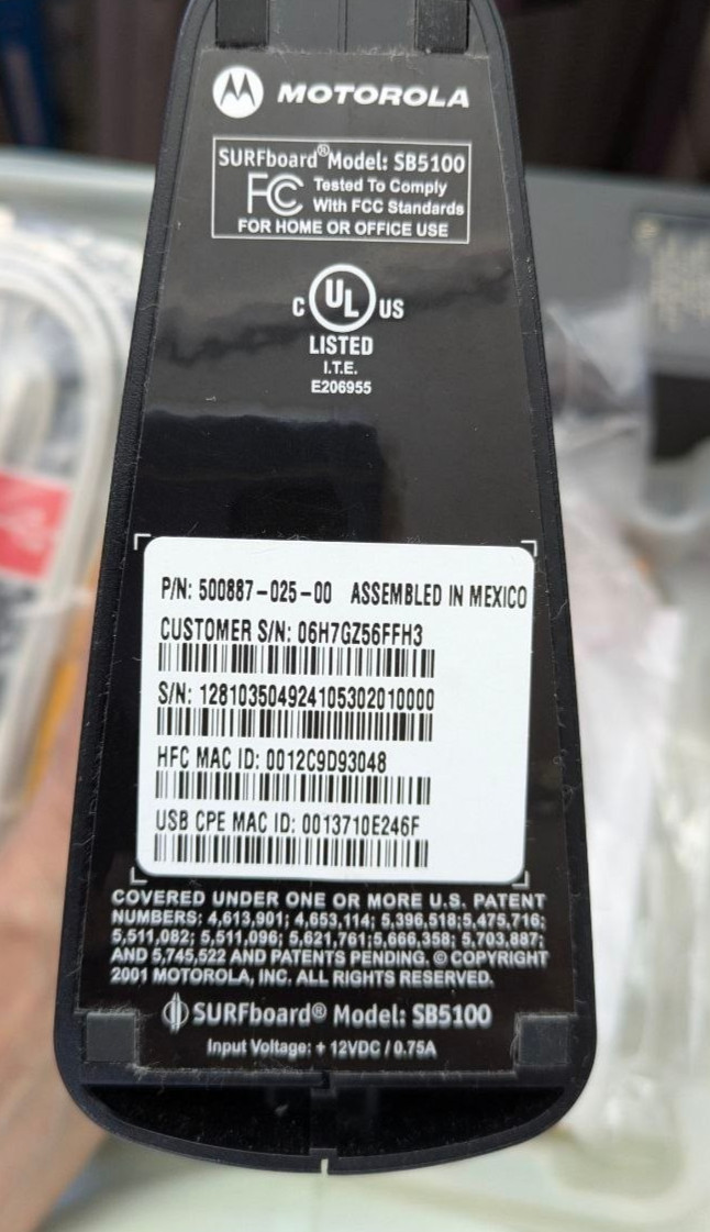 Motorola SURFboard SB5100 (501209-001-00) 38.91 Mbps Cable Modem Router