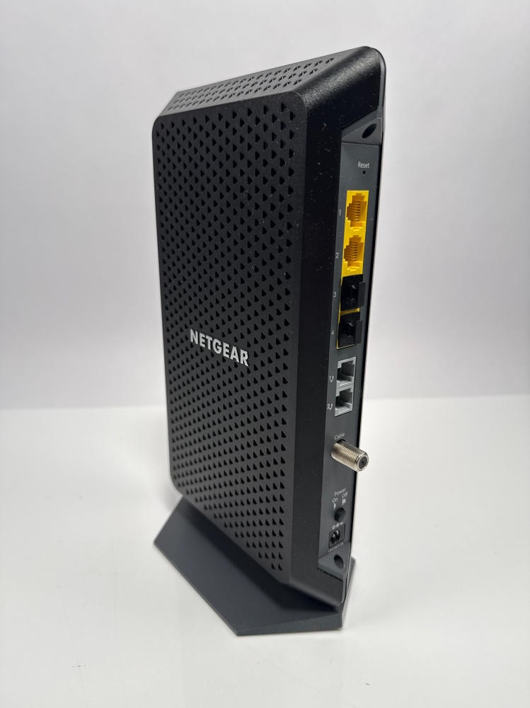 NETGEAR Nighthawk DOCSIS 3.1 Voice Cable Modem 32×8 Black