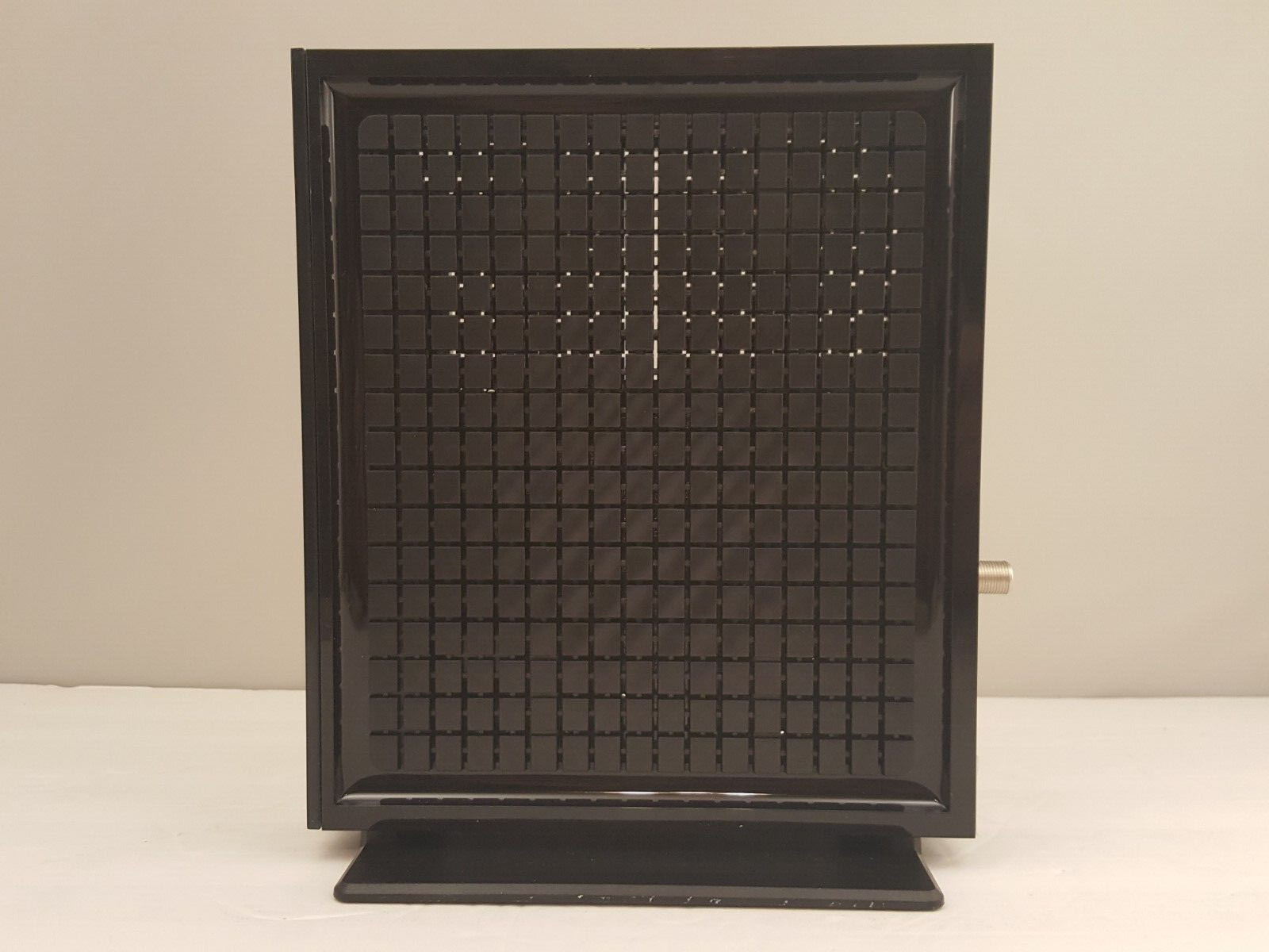 LINKSYS 16 x 4 Cable Modem | 16 x 4 Bonded Channels | DOCSIS 3.0 | CM3016 | USED