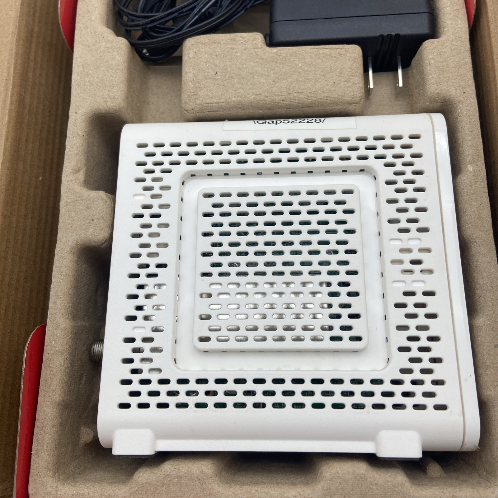 ARRIS SURFboard SB8200 DOCSIS 3.1 10 Gbps Cable Modem NEW open box
