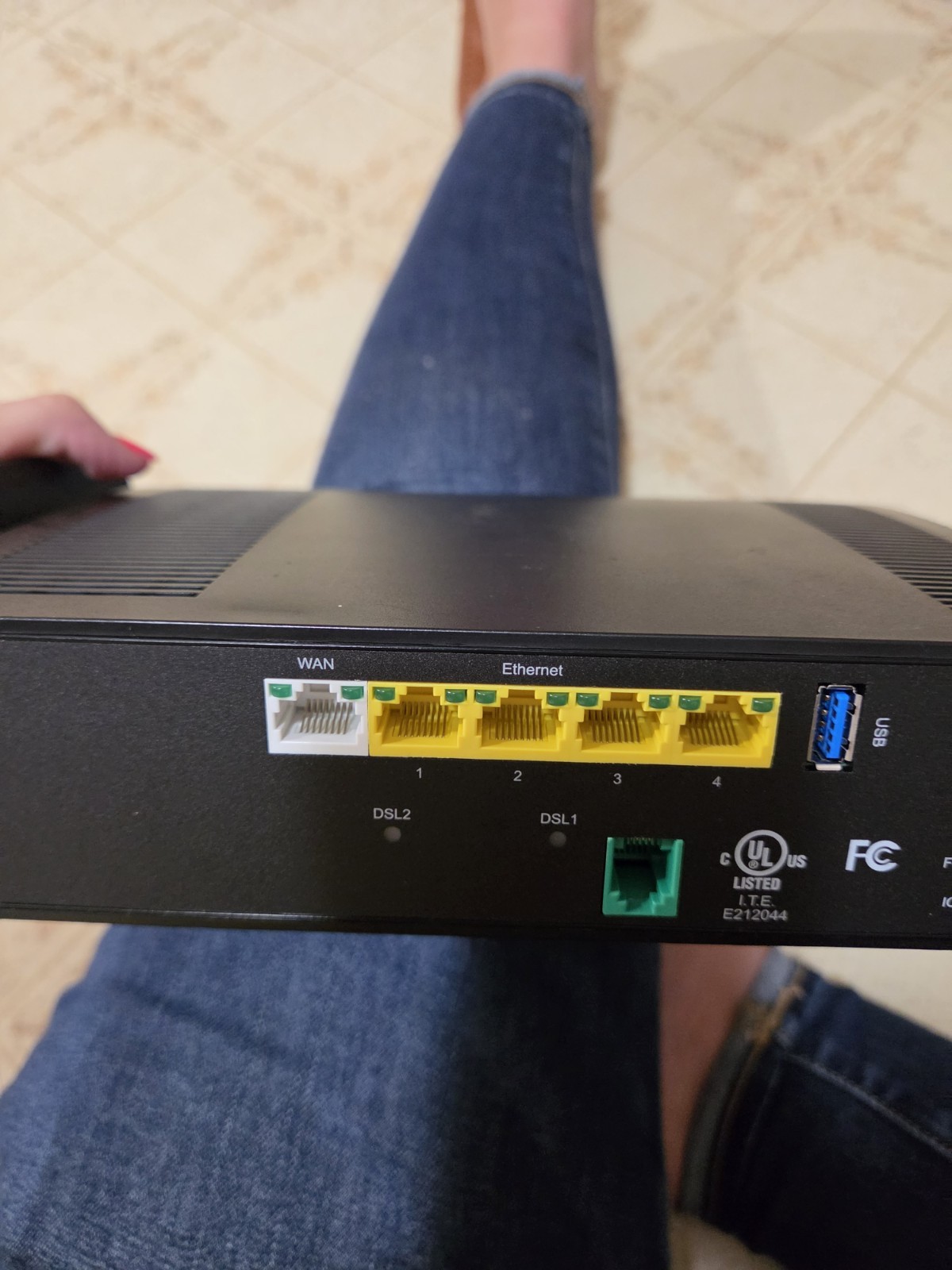 TDS Wi-Fi modem T3200 Wireless AC Gateway Router TDS no charger
