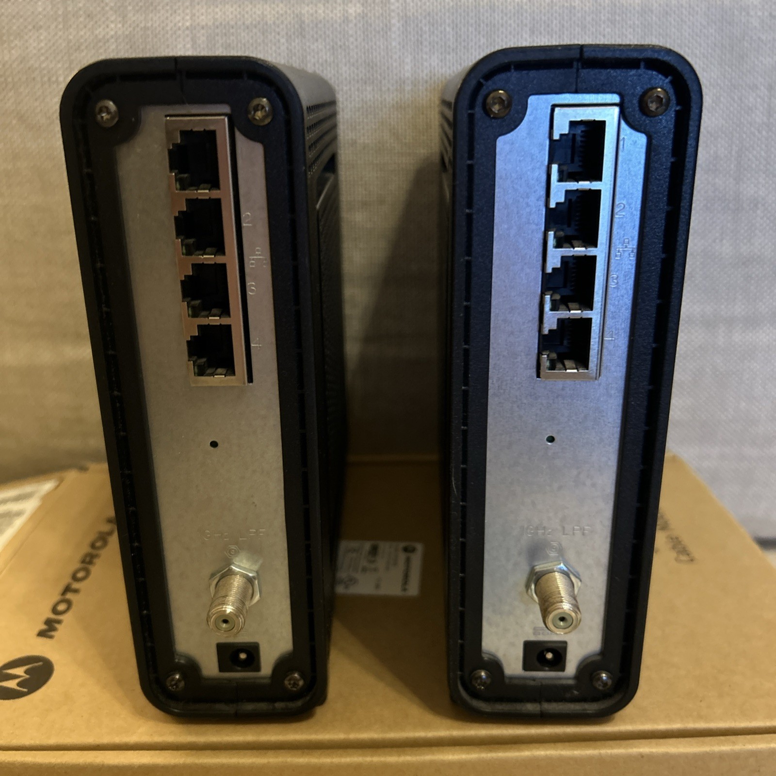 Motorola 4 Port SURFboard SBG6580 DOCSIS 3.0 Cable Modem Wi-Fi Router