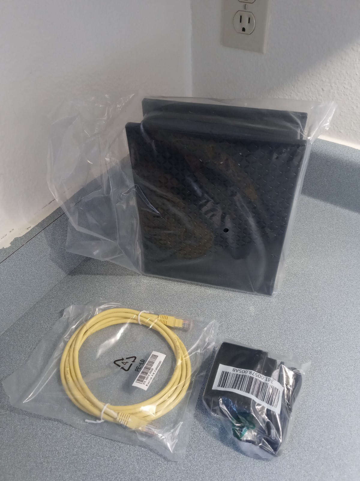 Spectrum E31U2V1 DOCSIS 3.1 eMTA W/Power Cord,open box new unused.