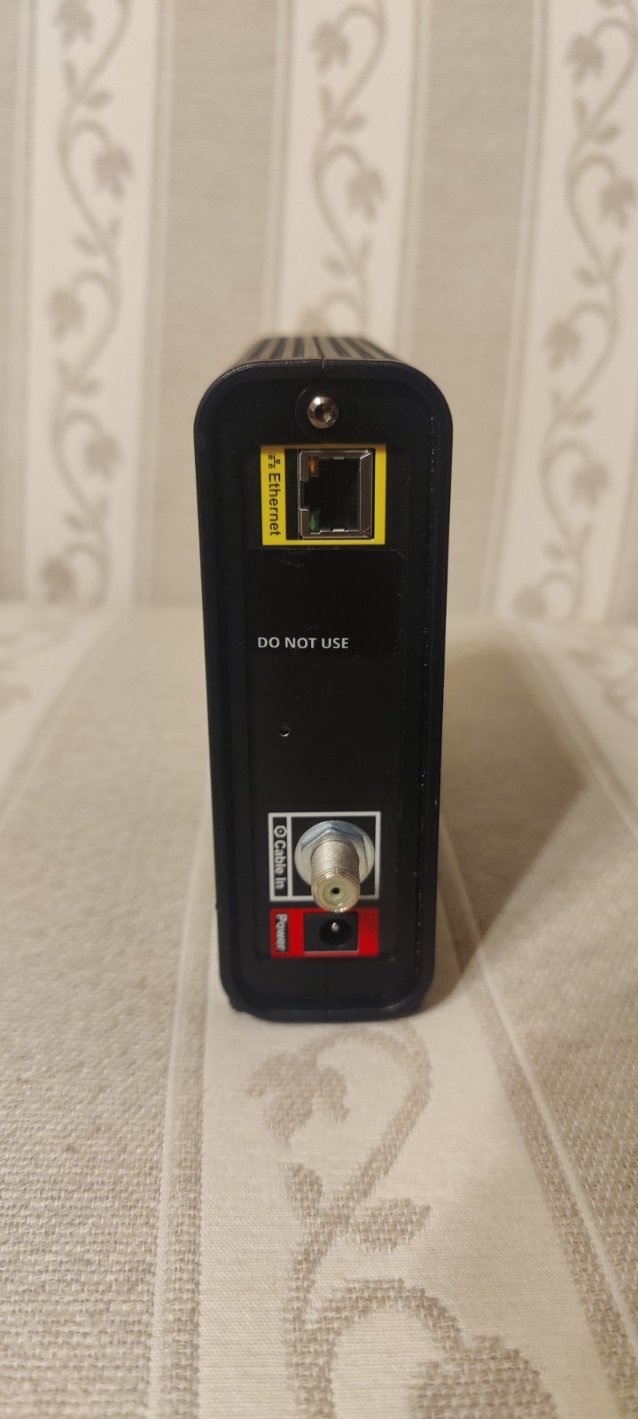 Arris Touchstone CM8200 Cable Modem