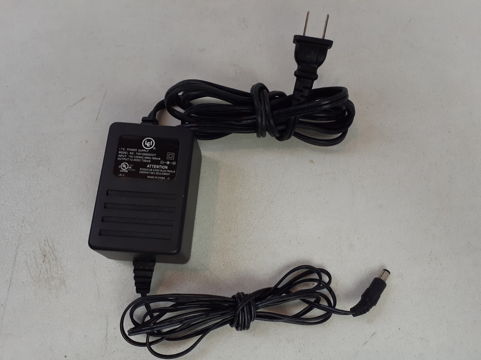 Motorola SURFboard Ethernet Cable Modem WiFi Router SB6121 with Power Supply