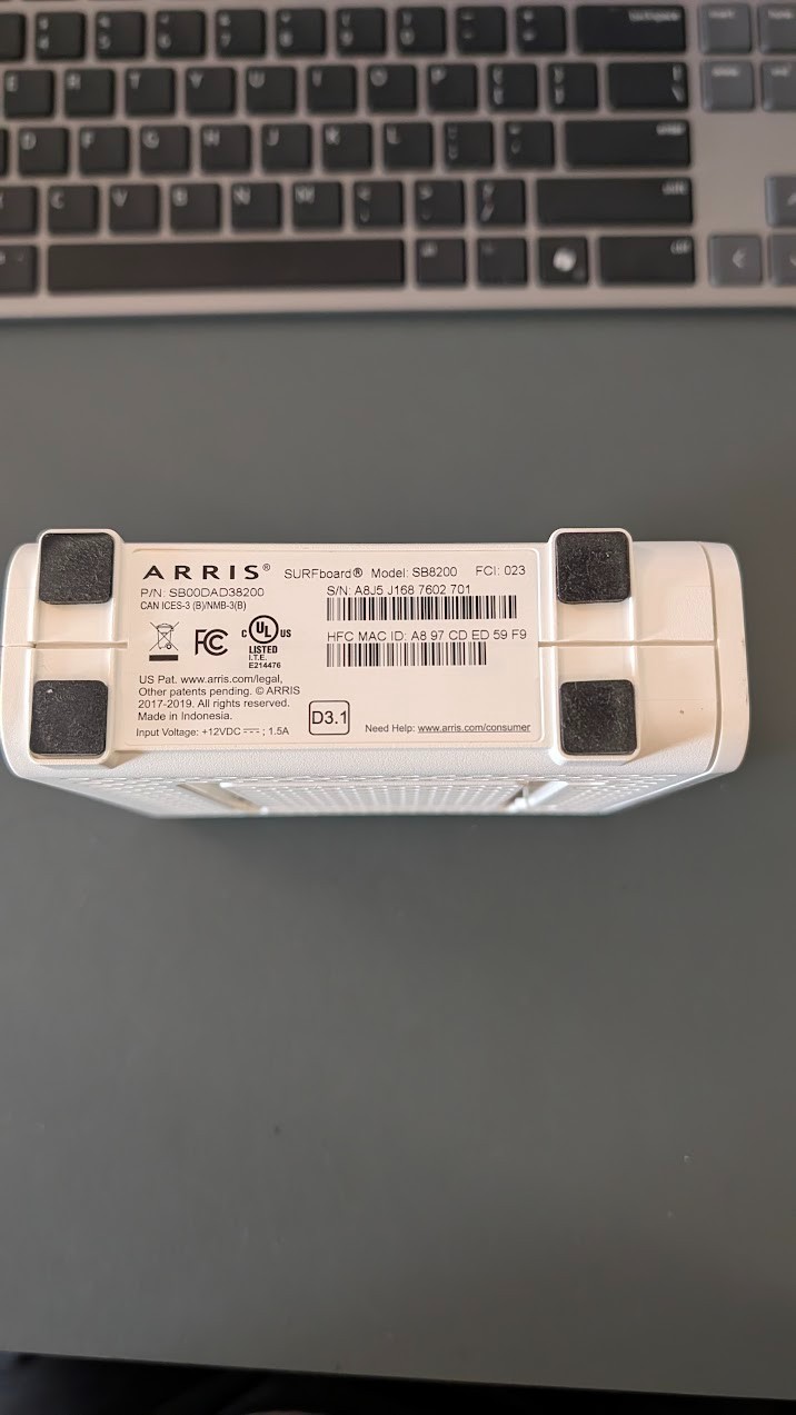 ARRIS SURFboard SB8200 DOCSIS 3.1 10 Gbps Cable Modem *NO AC adapter*