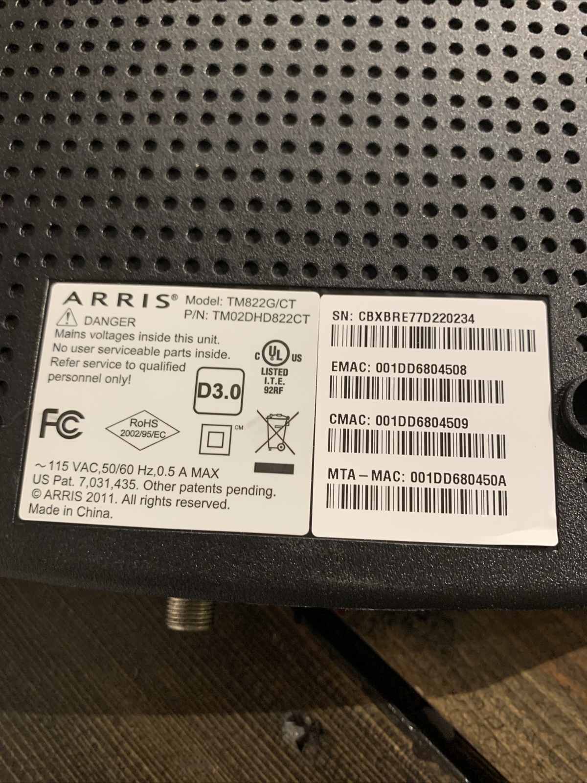 ARRIS Touchstone TM822G DOCSIS 3.0 8×4 Telephony Modem – Black