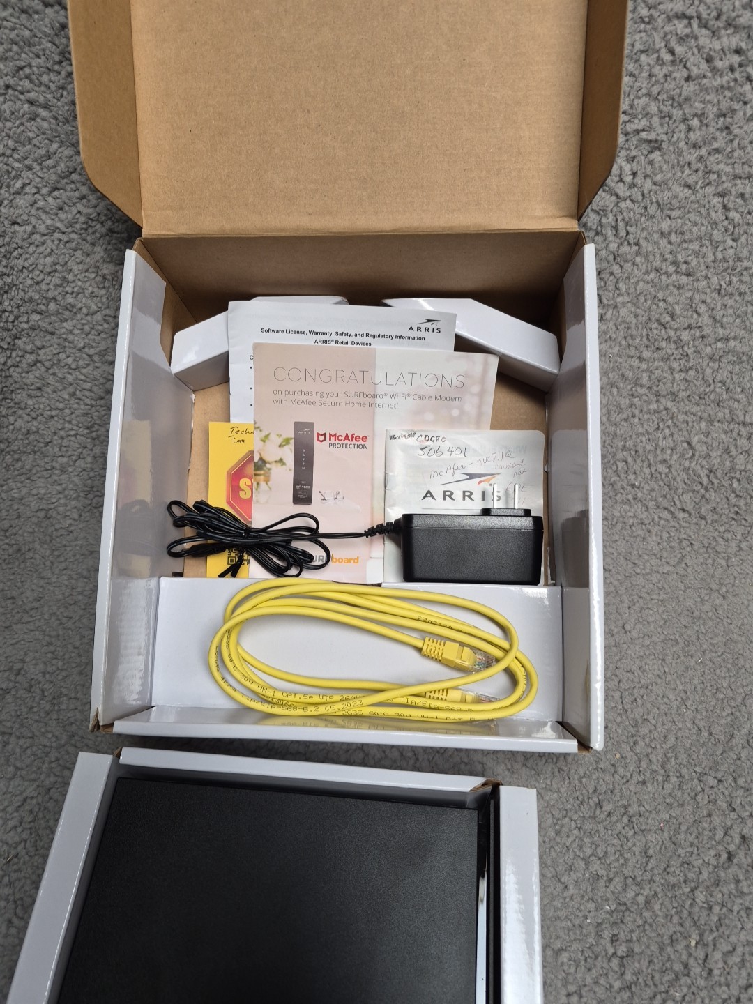 ARRIS SURFboard SBG7600AC2 32×8 DOCSIS 3.0 Cable Modem AC2350 Wi-Fi Router EUC