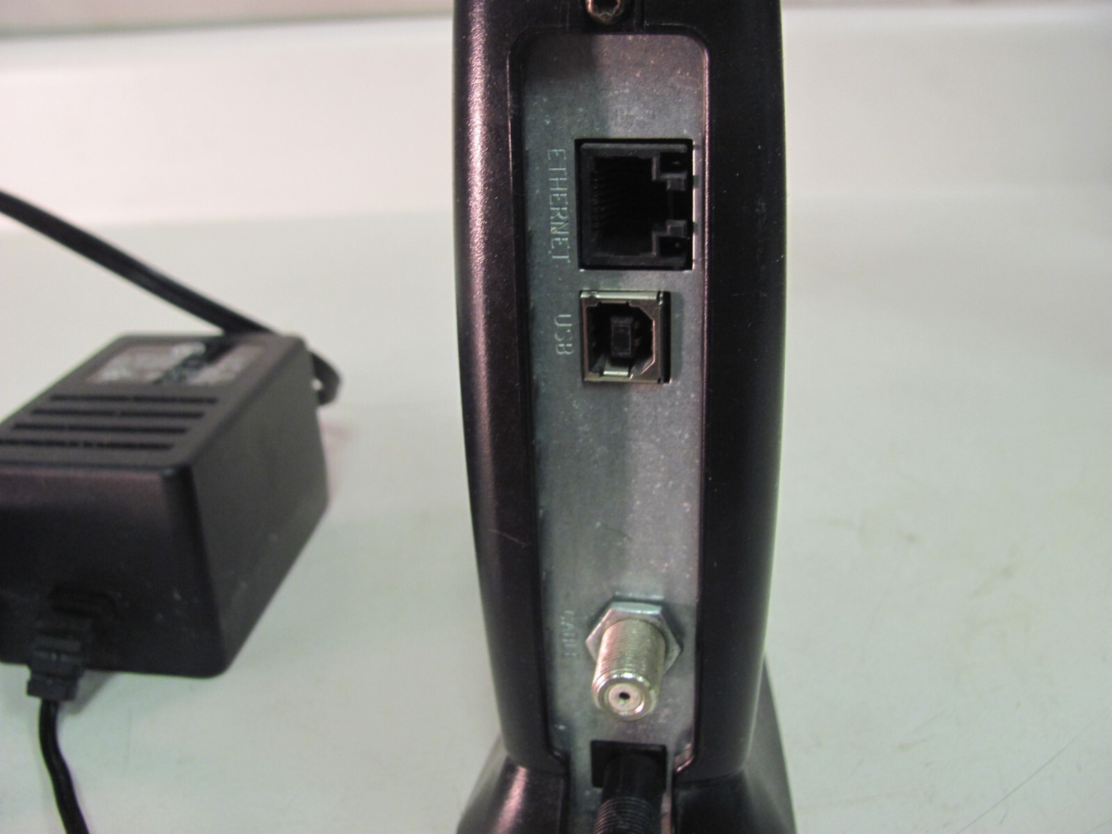 Motorola SURFboard SB5101 DOCSIS 2.0 (38.91 Mbps) Cable Modem w/ AC Adapter