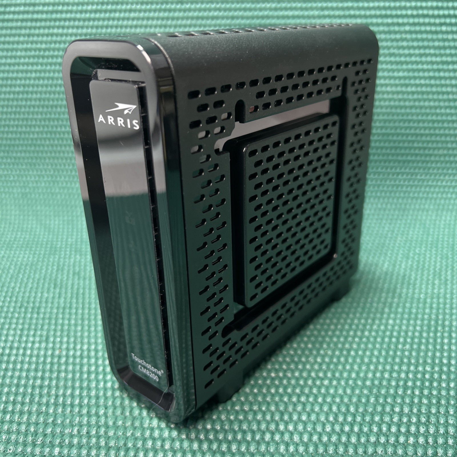 ARRIS Touchstone CM8200A DOCSIS 3.1 Ultra Fast Cable Modem – Black