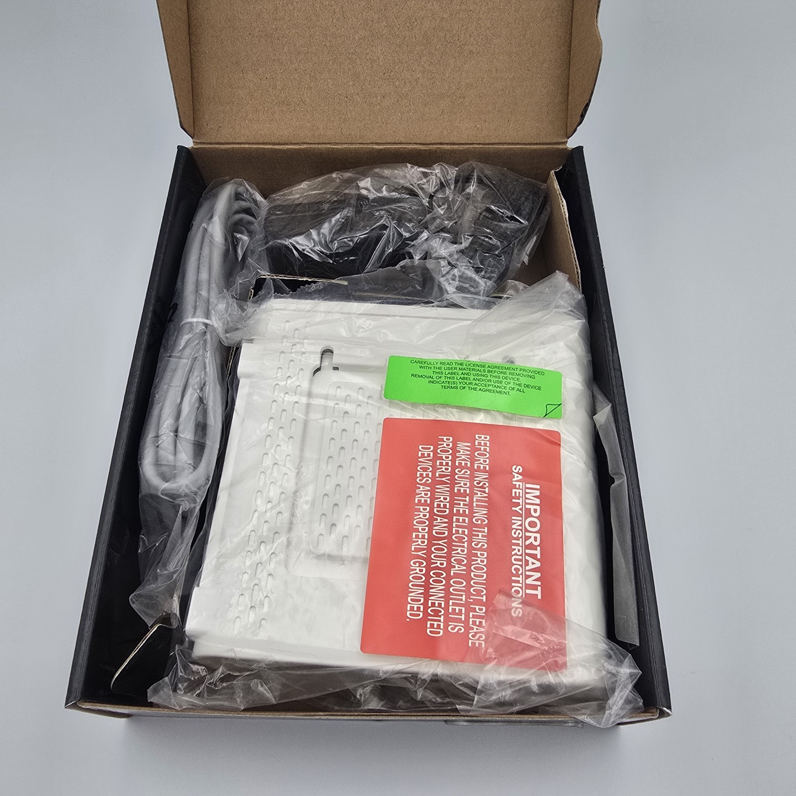 Motorola Arris SURFboard Modem 400 Series SB6141 343 Mbps DOCSIS 3.0 Ethernet
