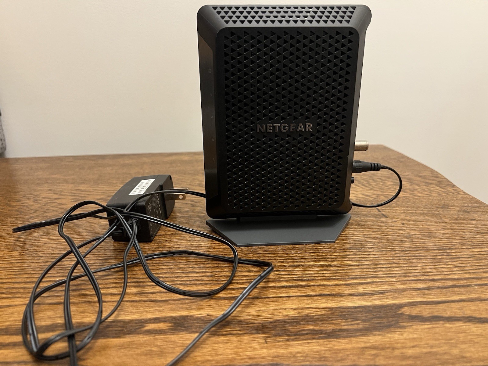 NETGEAR CM700 DOCSIS 3.0 Cable Modem Good Working Condition