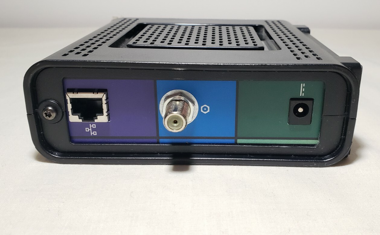 Motorola SURFboard SB6121 P/N: 575186-017-00 (Coax Cable Modem)