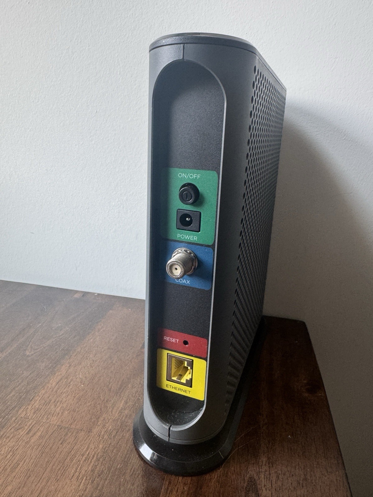 Motorola MB742010 686mbps DOCSIS 3.0 Cable Modem No Power Cable