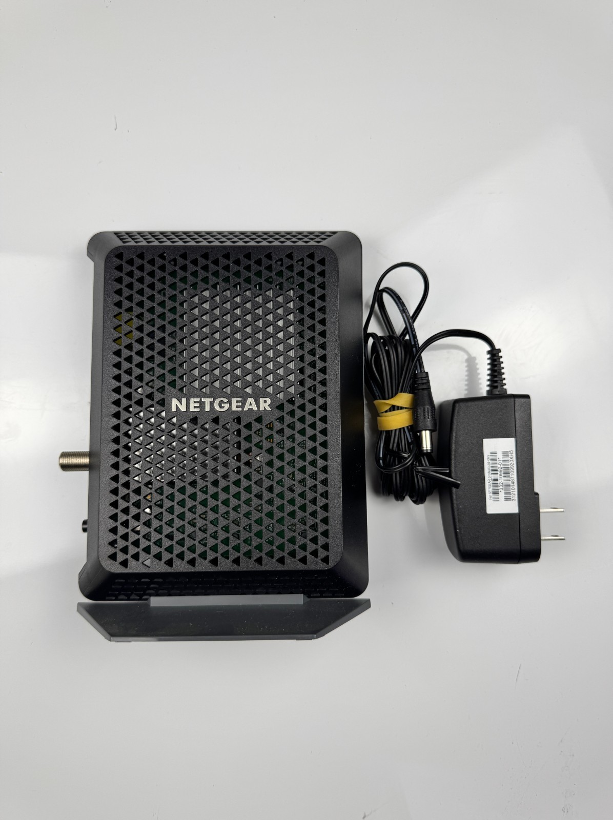 NETGEAR CM700 High Speed DOCSIS 3.0 Cable Modem 1.4Gbps CM700-100NAS