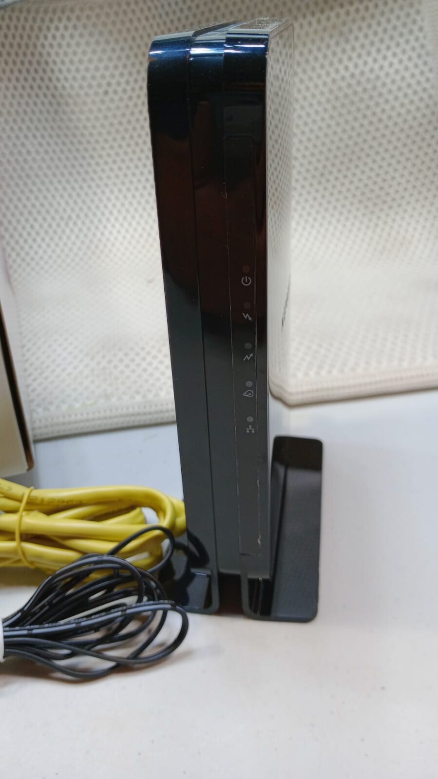 NETGEAR Cable Modem with Voice – Black – CM500V-100NAS