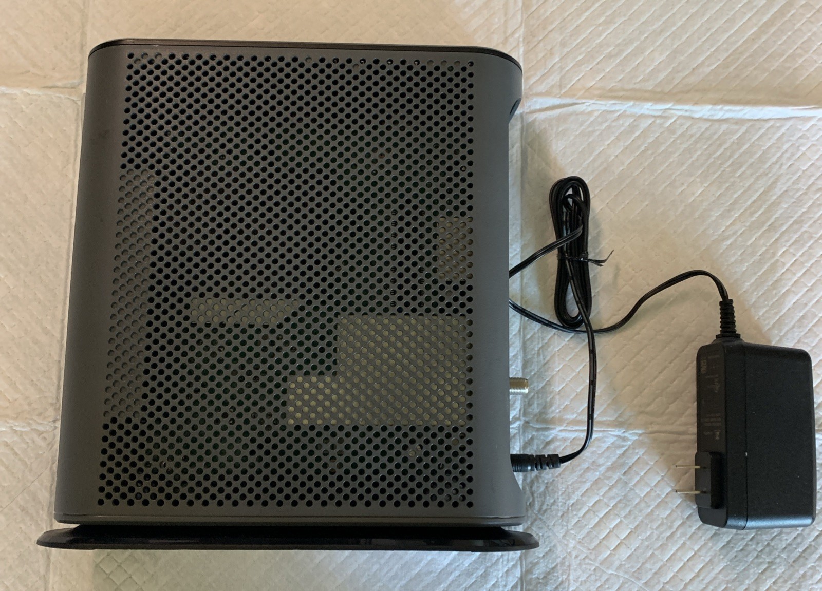 Motorola MG8702-30 Router with 32 x 8 DOCSIS 3.1 Cable Modem