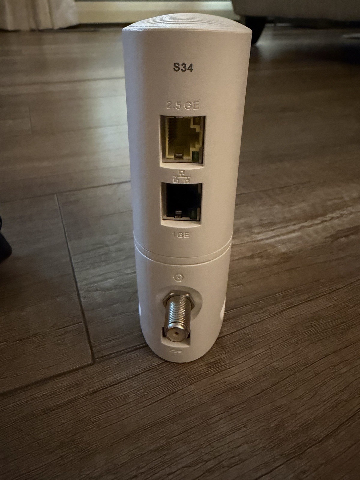 ARRIS SURFboard S34 DOCSIS 3.1 Cable Modem