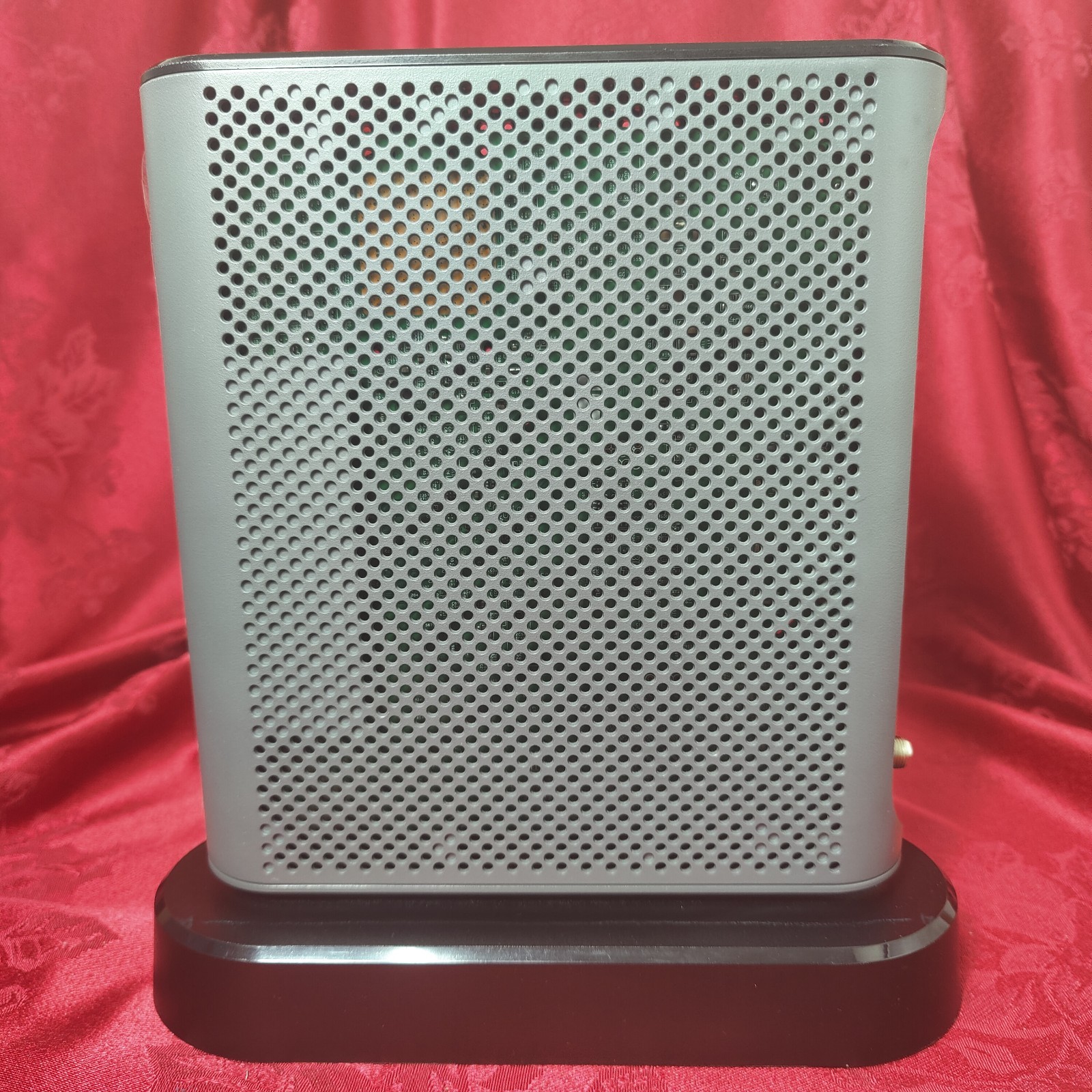 Motorola MT7711 Dual Band AC1900 Cable Modem and Wi-Fi Gigabit Router