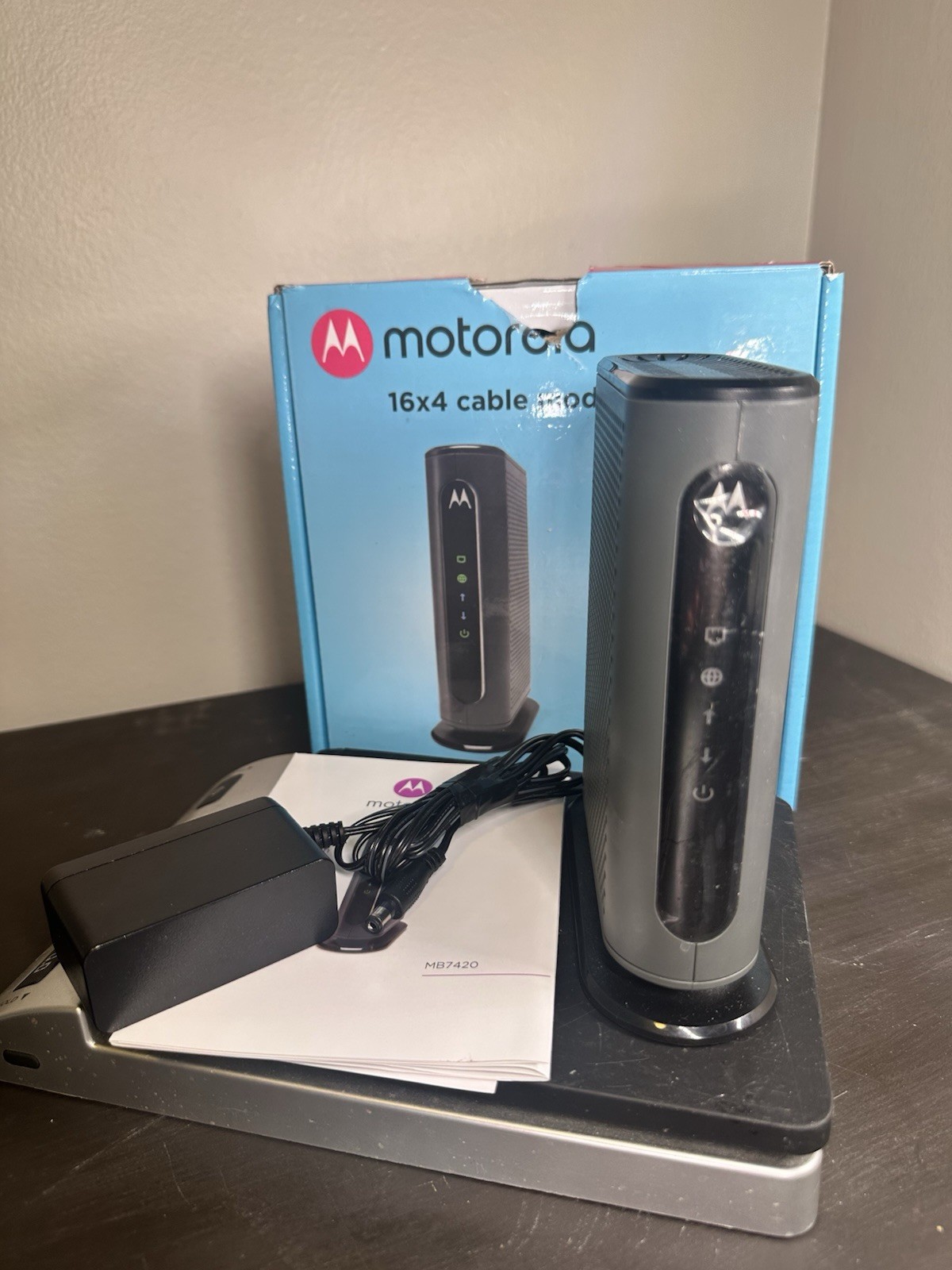 Motorola MB7420 – 16×4 Cable Modem – 686 Mbps – With Power Cord *TESTED*