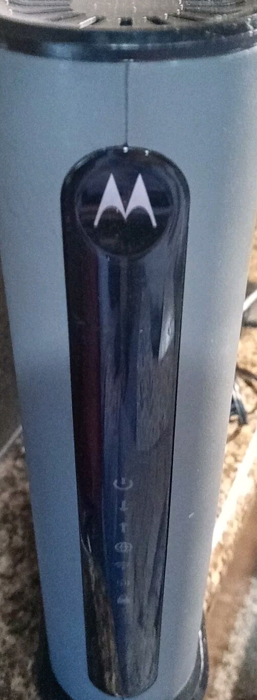 Motorola MG7550 16×4 Cable Modem with Power Cord in Great Shape See Pics