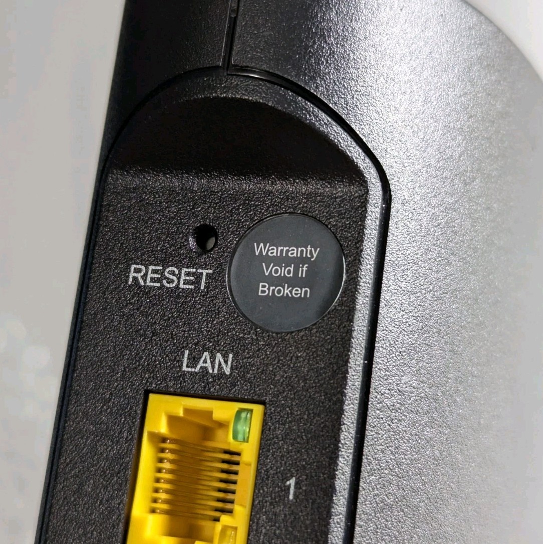 ARRIS G20 DOCSIS 3.1 WiFi 6 Router Modem ONLY – NO POWER CORD INCLUDED