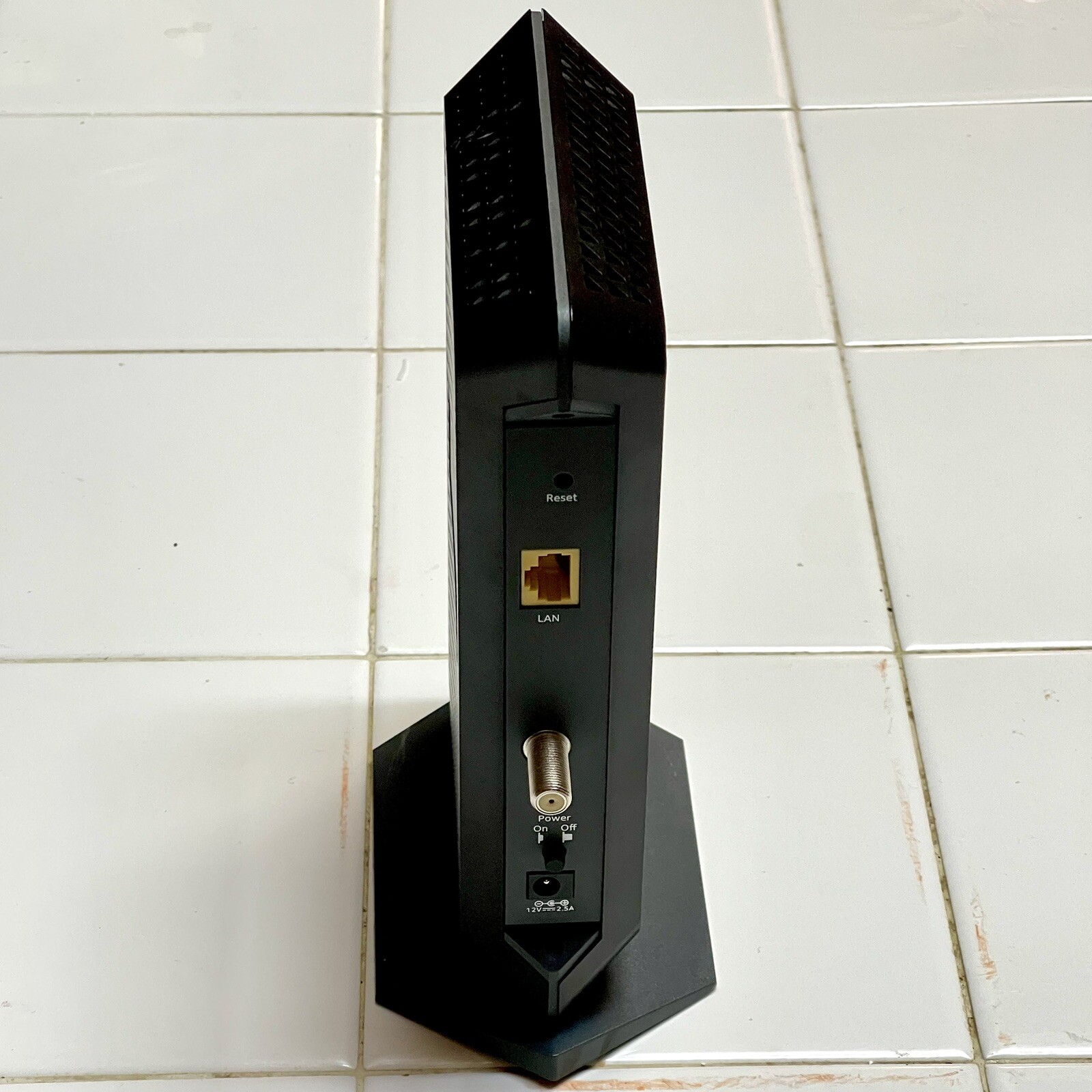 Netgear Nighthawk Cable Modem DOCSIS 3.1 Used High Quality Connect TV