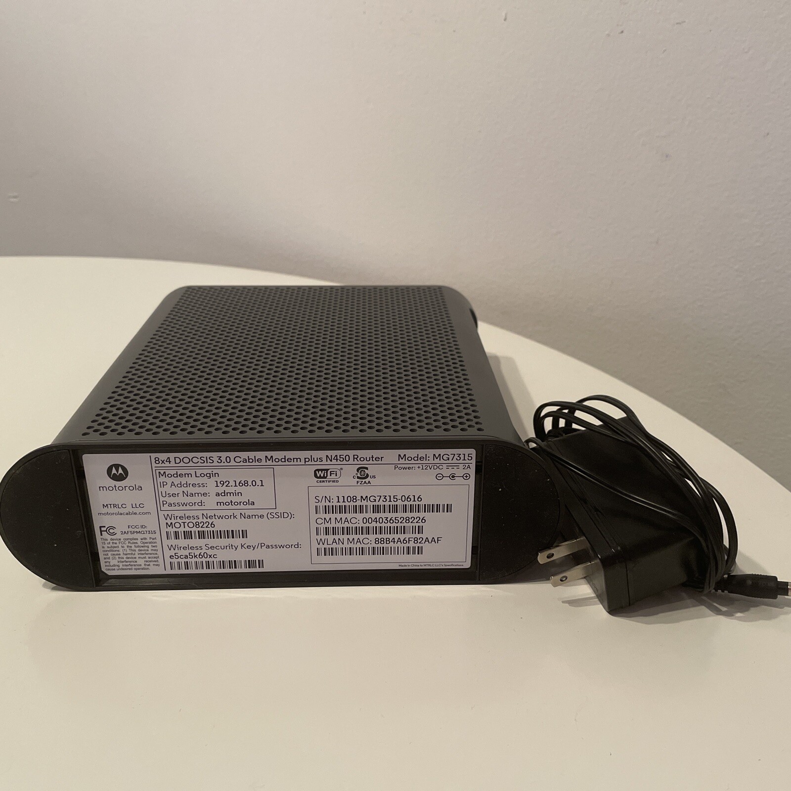Motorola MG7315 8×4 343 Mbps DOCSIS 3.0 Cable Modem Plus N450 Wi-Fi Router