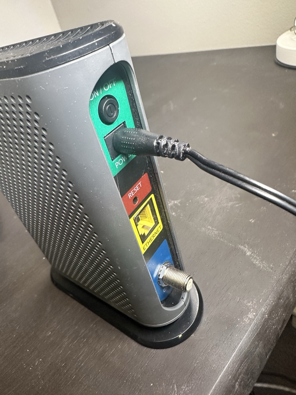 Motorola MB7420 – 16×4 Cable Modem – 686 Mbps – With Power Cord *TESTED*