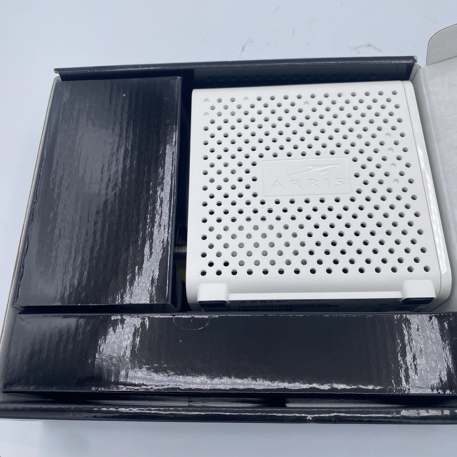 ARRIS SURFboard SB6183 DOCSIS 3.0 Cable Modem 686 Mbps Open Box New