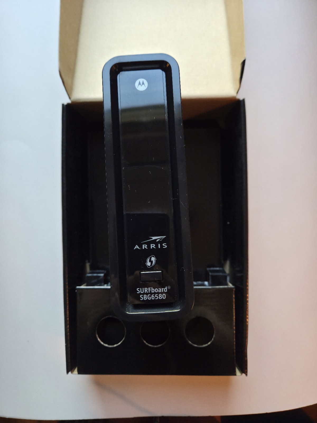 NEW Motorola ARRIS SURFboard SBG6580 DOCSIS 3 Cable Modem and Wi-Fi Router N300