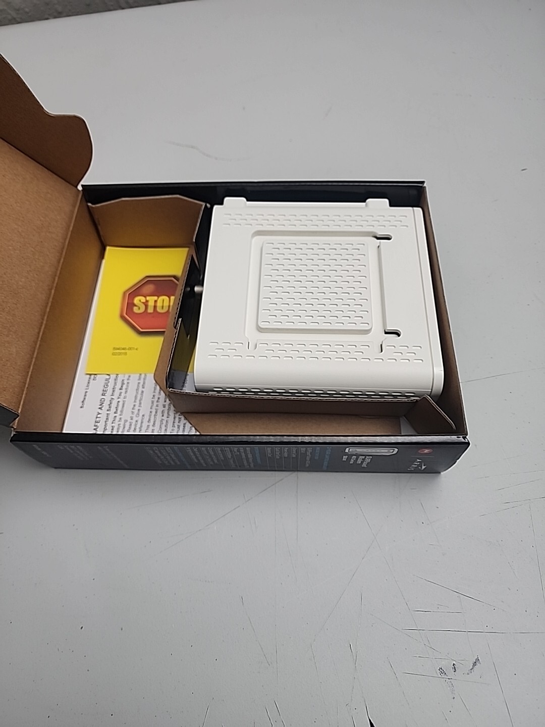Motorola Arris SURFboard Cable Modem SB6141 400 Series DOCSIS 3.0 Open Box
