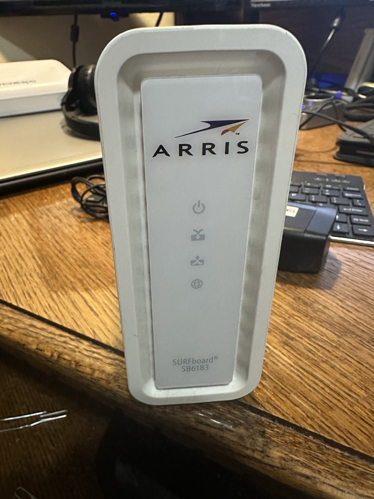 ARRIS SB6183 686 Mbps Cable Modem, White – 59243200300