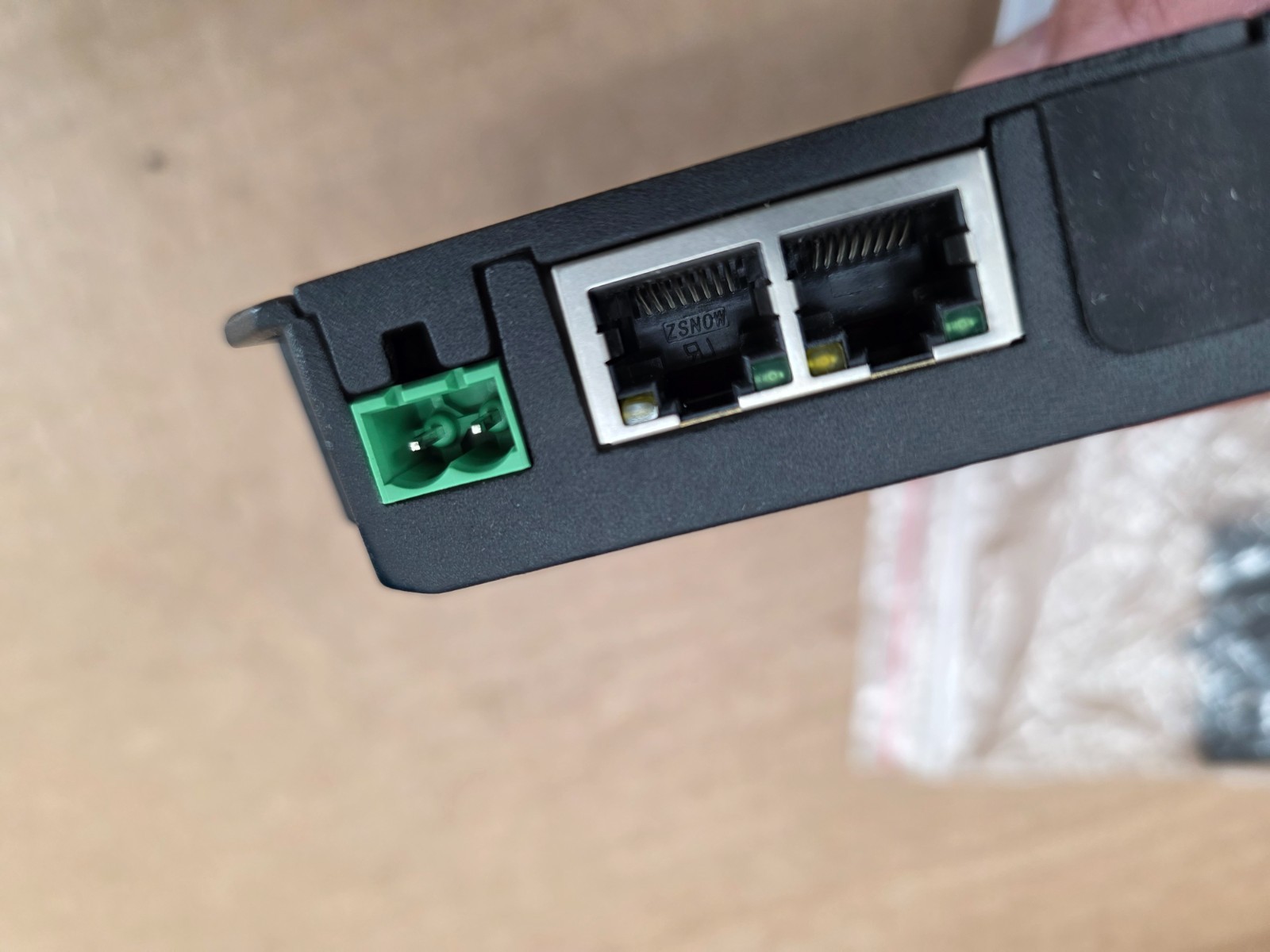 Linovision IOT-R32L Black LTE 48V DC 2 LAN Port Industrial Cellular Router Read