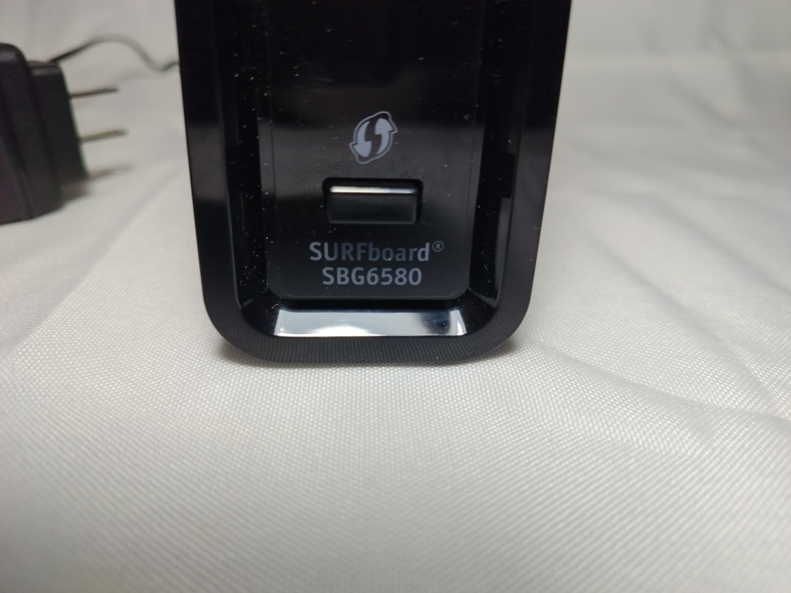 Motorola ARRIS SURFboard SBG6580 3.0 Cable Modem Wi-Fi Router w/Adapter Plug